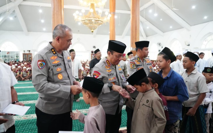 Wakapolri Tanamkan Kepedulian Sosial kepada Taruna Akpol Lewat Santunan Anak Yatim