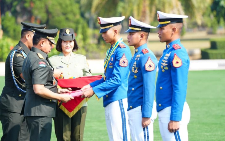 Panglima TNI Tutup Pendidikan Pertama Akademi TNI Tahun 2026 di Cilangkap