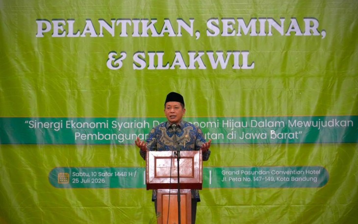 Menteri Koperasi (Menkop) sekaligus Ketua Harian Masyarakat Ekonomi Syariah (MES), Ferry Juliantono