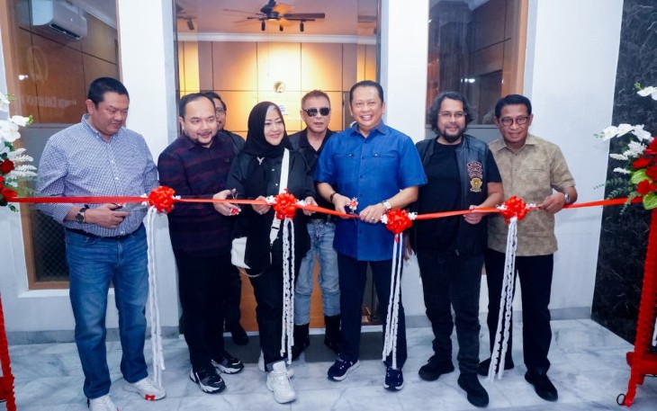 Anggota DPR RI sekaligus Ketua MPR RI ke-15 dan Wakil Ketua Umum Partai Golkar, Bambang Soesatyo Hadiri Peresmian Kantor Hukum Aldwin Rahadian & Partners