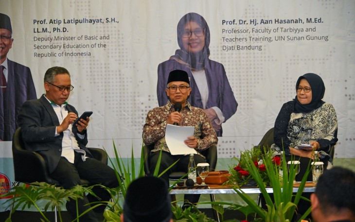 Wakil Menteri Pendidikan Dasar dan Menengah (Wamendikdasmen), Atip Latipulhayat