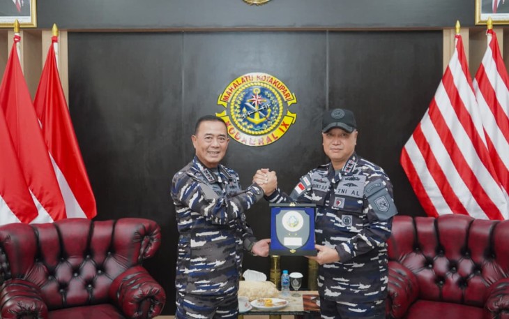Panglima Komando Armada Republik Indonesia (Pangkoarmada RI), Laksdya TNI Dr. Denih Hendrata, S.E., M.M