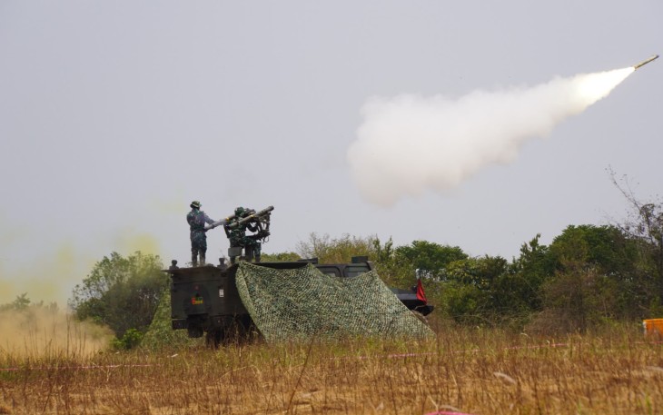 Penembakan Mistral Atlas dan Stinger Missile 