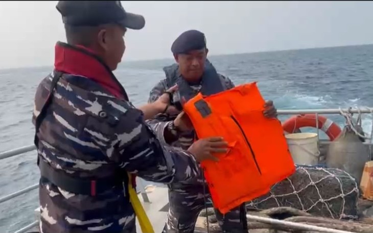 TNI AL Kembali Temukan Pelampung di Selat Sunda 