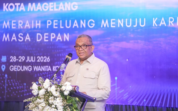 Wamenaker Afriansyah Noor saat membuka Pameran Kesempatan Kerja/Job Fair Kota Magelang Tahun 2026 di Magelang, Jawa Tengah, Selasa (28/7/2026).