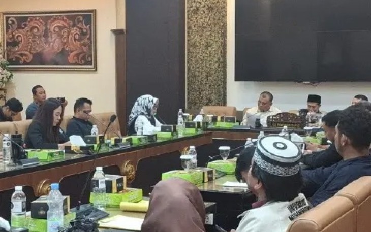 Keluarga Korban Dugaan Peluru Nyasar Datangi DPRD Jatim