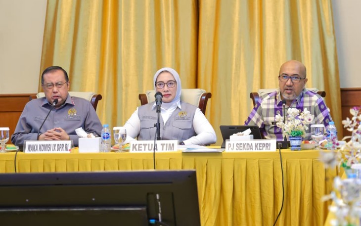 Pj Sekretaris Daerah Provinsi Kepri Luki Zaiman Prawira menerima kunjungan kerja Komisi IX DPR RI di Gedung Daerah, Tanjungpinang, Rabu (22/4).