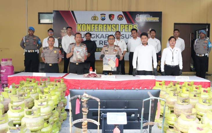 Polresta Sidoarjo Ungkap Sindikat LPG Oplosan di Rumah Kontrakan Amankan Dua Tersangka