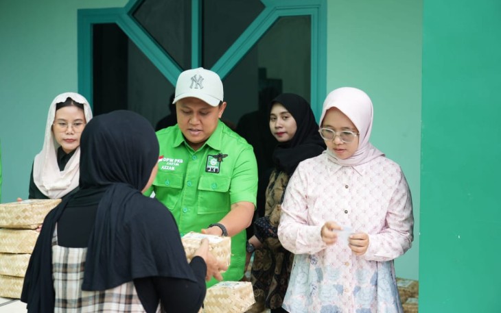 PKB Jatim Bagikan 100 Ribu Paket Daging ke Masyarakat