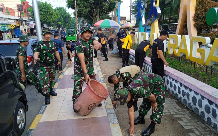 Bersatu untuk Kota yang Lebih Nyaman, TNI-Polri dan Warga Gelar Aksi ASRI di Lapangan Gulun
