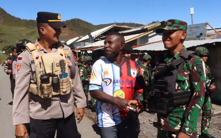 Kodim 1714/Puncak Jaya dan Polri Laksanakan Patroli Cipta Kondisi Kabupaten Puncak Jaya Dalam Kondisi Aman