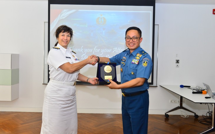 Kepala Pusat Pengkajian Maritim (Kapusjianmar) Seskoal Laksamana Pertama TNI Salim, S.E., M.Phil., M.Tr.Opsla ditunjuk sebagai Ketua Delegasi TNI Angkatan Laut dalam rangka menerima Tim Peneliti Staf Kementerian Pertahanan Belanda Young Delegation Team