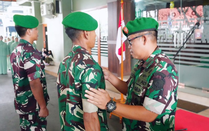 Kasrem 052/Wkr Pimpin Acara Laporan Korps 16 Prajurit Naik Pangkat