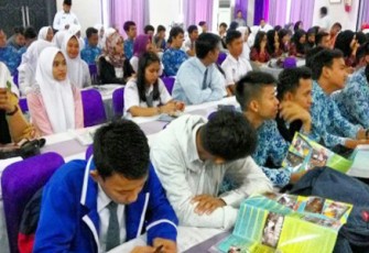Sosialisasi bahaya Narkoba bagi siswa SMA dan SMK se-Kota Bengkulu di Hotel Bougenvile, Pantai Panjang, Rabu (05/04).