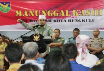 Walikota saat memberikan sambutan dalam acara Manunggal Kasih di Balai Kota, Selasa (04/04).