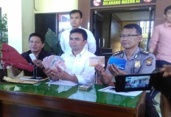 Dir Reskrim Umum Polda Bengkulu, Kombes Pol A Rafiq, saat menggelar jumpa pers, Senin (17/7/2017). Foto : (Bengkulunews.co.id)