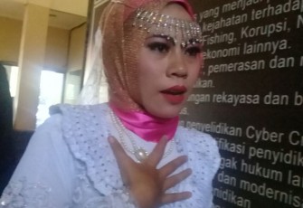 Dema Putri, calon mempelai wanita yang melaporkan calon mempelai pria ke Polda Bengkulu. Foto (bengkulutoday.com)