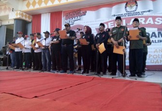 Pembacaan deklarasi damai oleh masing-masing kandidat calon Wali Kota dan Wakil Wali Kota Bengkulu. 