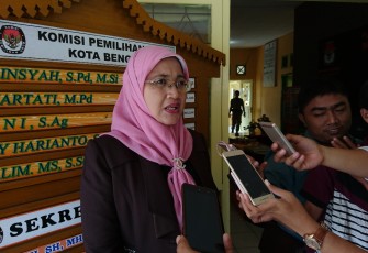 Komisioner KPU Sri Hartati, M.Pd