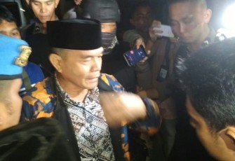 Bupati Dirwan Mahmud saat berada di Mapolda Bengkulu