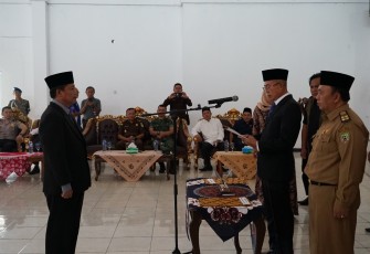 Bupati Bengkulu Selatan Gusnan Mulyani melantik Yulian Fauzi sebagai Pj. Sekda Bengkulu Selatan.