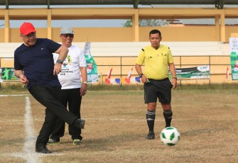 Mendes PDTT Eko Putro Sandjojo saat membuka Liga Santri Nusantara (LSN) di Stadion Semarak Kota Bengkulu, Kamis (16/8/2018).