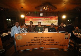 Foto bersama usai acara 