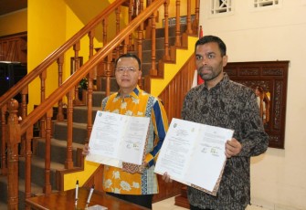 Gubernur Bengkulu Rohidin Mersyah Dan Presiden Direktur PT Sudevam Ultratec Green Indonesia Lalit Kumar