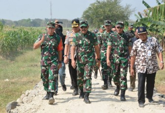 Pangdam IV Diponegoro Tinjau Lokasi TMMD Tegal