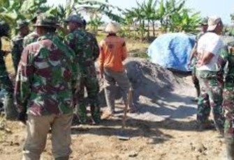 Tentara Terus Genjot Pembetonan Jalan