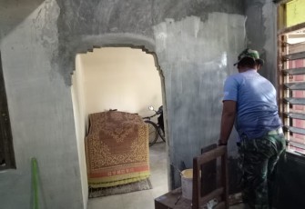 Berkat TNI Dinding Rumah Saya Kini Sudah Terplester