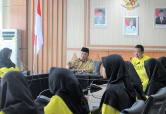 Sekda Nopian Andusti saat melepas peserta studi tour SANS Provinsi Bengkulu