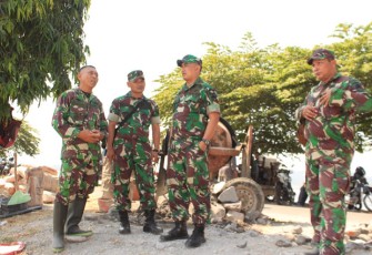 Semangati Prajurit dan Warga Dandim Klaten Kunjungi Pelaksanan TMMD Reg 105 DI Jimbung
