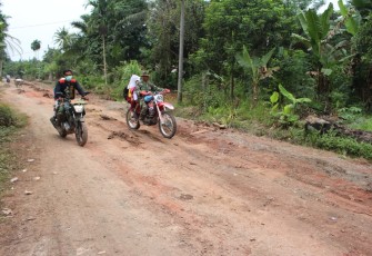 Ini Bentuk Kedekatan Satgas TMMD Kepada Generasi Desa Cinta Makmur