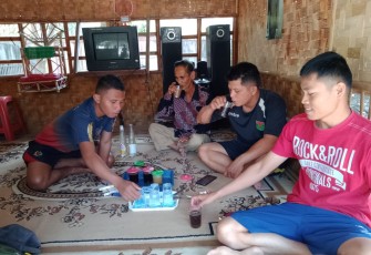 Giat Ngopi Bareng bersama Satgas TMMD Kronjo