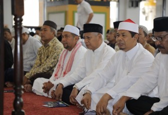 Shalat Ied di masjid Agung H Ahmad Bakrie Kisaran