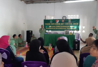 Anggota Persit KCK Kodim Tigaraksa Tularkan Keahlianya 