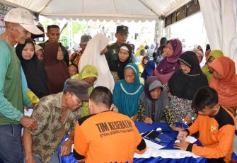 Masyarakat Desa Jatimulya Antunsias Pengobatan Massal Bakti TNI Kodim Tegal