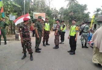 Babinsa Bayat Amankan Festival Batik Tingkat Kabupaten Klaten