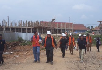 Bupati Mukomuko Choirul Huda Tinjau Pembangunan RSUD Mukomuko