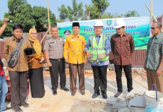 Gubernur Bengkulu Rohidin Mersyah Melakukan Peletakan Batu Pertama Pembangunan Dinas Tanaman Pangan Holtikultura dan Pertanian