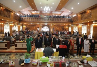 Plt Bupati Bacakan Surat Keputusan Gubsu Tentang Pemberhentian Dan Pengangkatan 45 Anggota DPRD Asahan