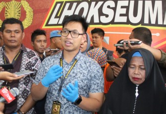 Kasat Reskrim AKP T Indra Herlambang saat memberi Konfrensi Pers
