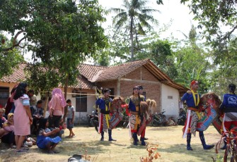 Pemain Jaran Kepang Mulai Latihan