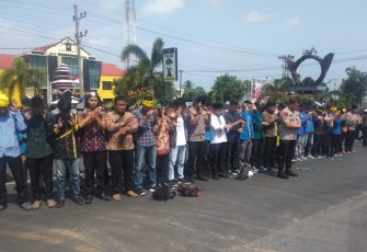 Kapolda Bengkulu Brigjen Pol Supratman Jadi Imam Salat Gaib 