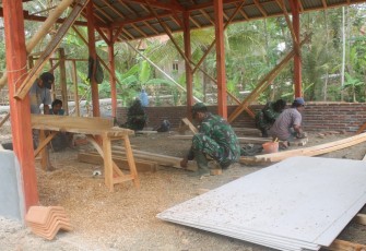 Rehab Rumah Jaidi Mulai Berdiri