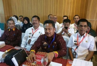 Sekda Lambar Bersama Rombongan dalam acara (Forsesdasi)Provinsi Lampung