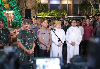 Panglima TNI Didampingi Kapolri Terjun Langsung Pastikan Malam Natal Aman dan Damai