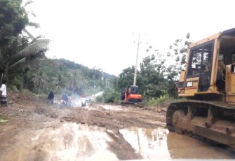 Kondisi Jalinbar Semaka pasca terjadi longsor dan banjir
