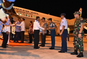 Danlatamal IV Sambut Kedatangan Menkopolhukam RI